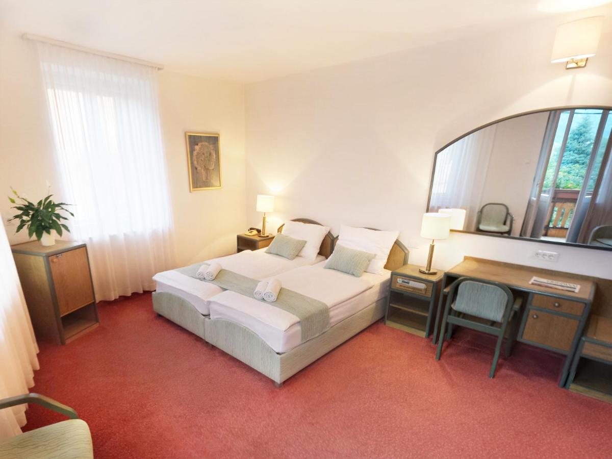 موست نا سوتشي Hotel Lucija المظهر الخارجي الصورة