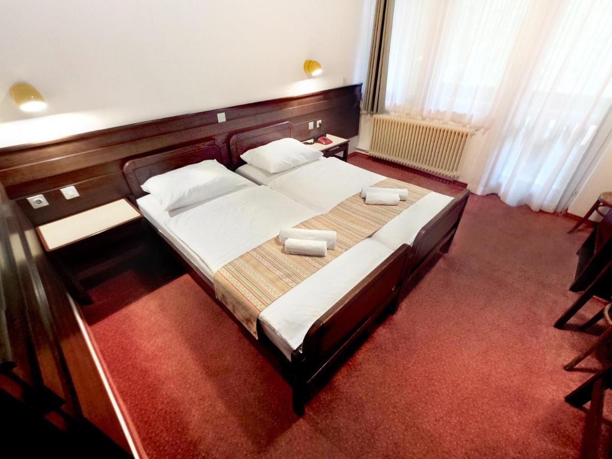 موست نا سوتشي Hotel Lucija المظهر الخارجي الصورة