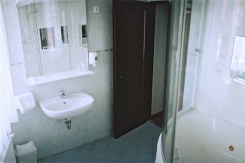 موست نا سوتشي Hotel Lucija المظهر الخارجي الصورة